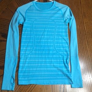 Lulu Lemon athletic long-sleeved shirt